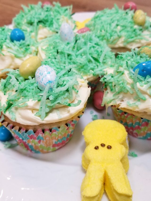 Easter cupcakes that are easy enough for kids to make! #Recipe