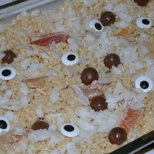 Rice Krispies Treats are always a favorite! Make these gross Halloween inspired ones this season.