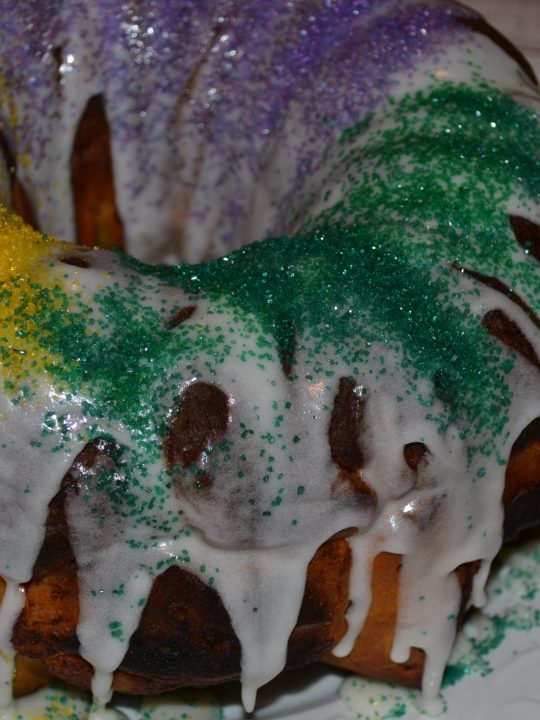 Make your own Mardi Gras King Cake