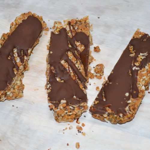 These Granola Bars taste amazing and are full of healthy ingredients!
